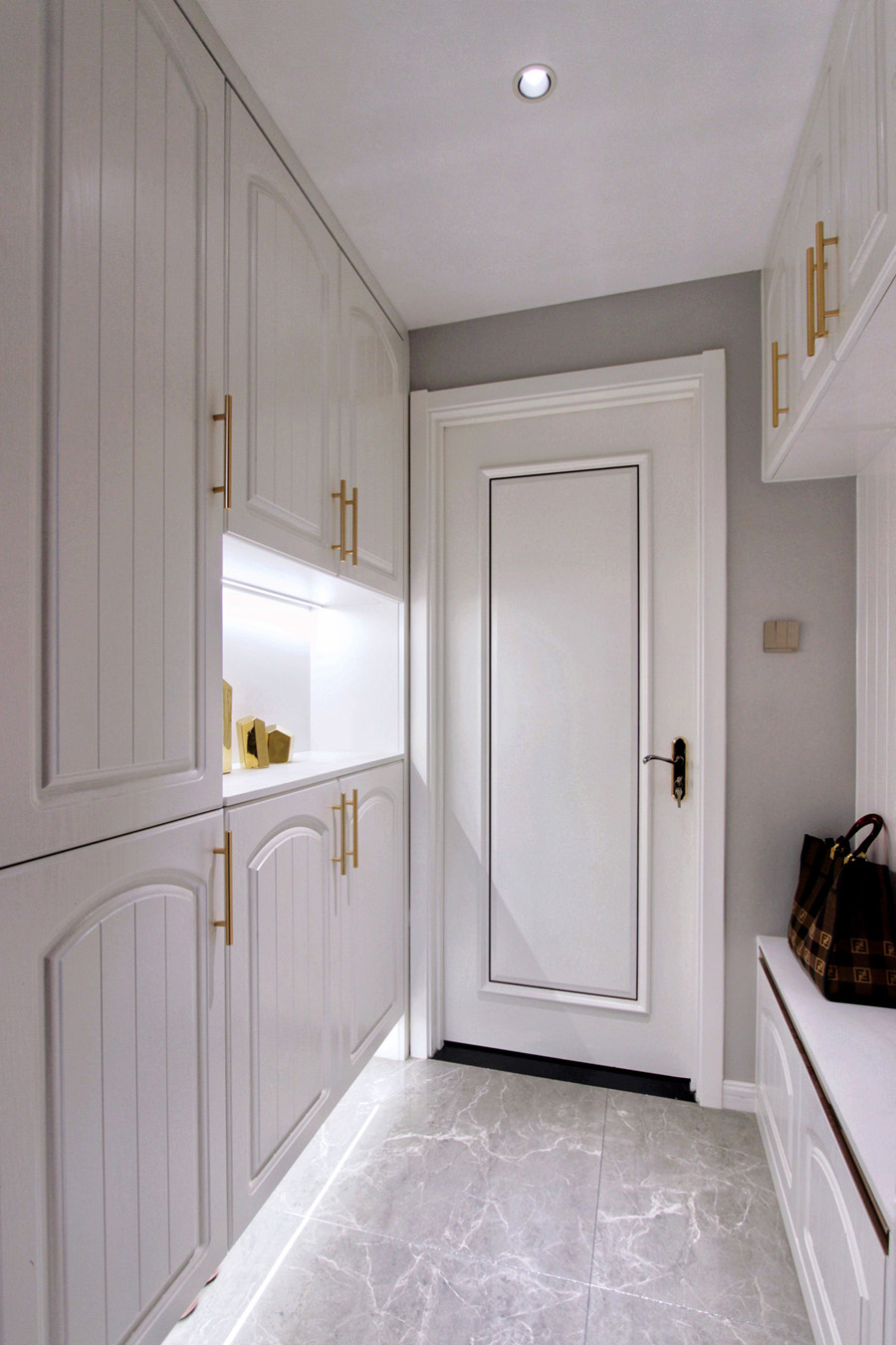 ������װ���