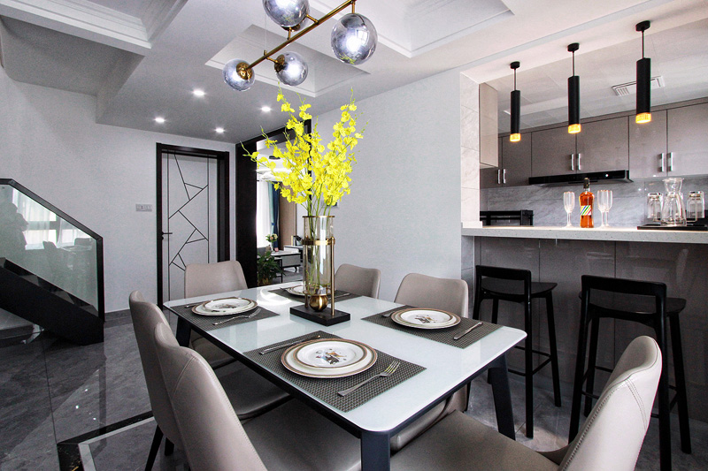 ������װ���