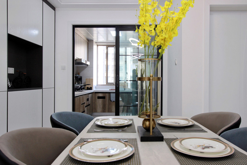 ����װ�޹�˾