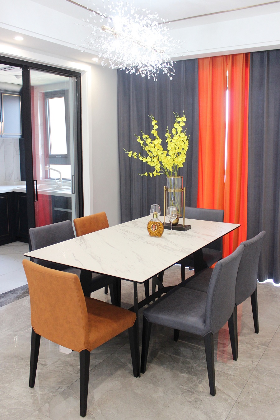 �����Ϸ�װ�޹�˾�ļҺ�