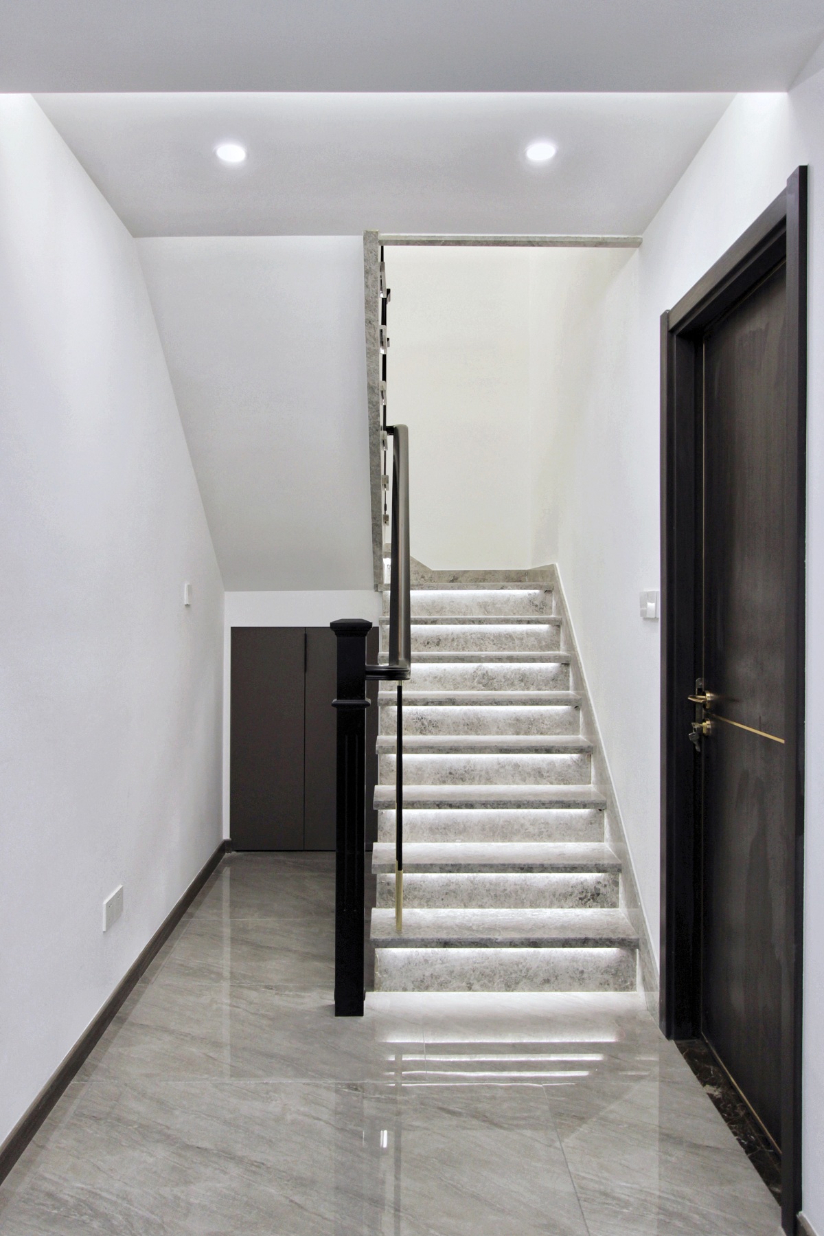 ������������װ��¥�����