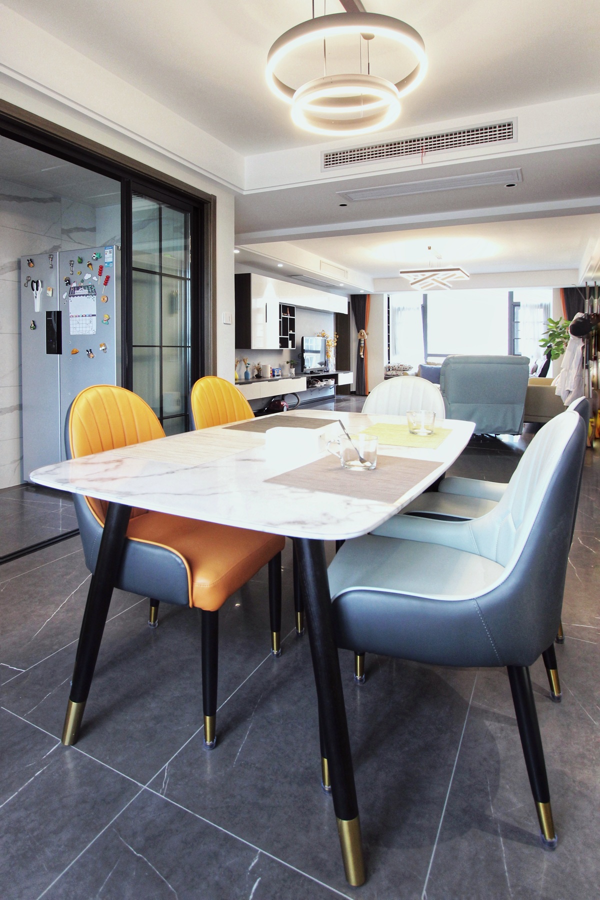 ���ݶ�ͯ���е�װ�޶���Ǯ