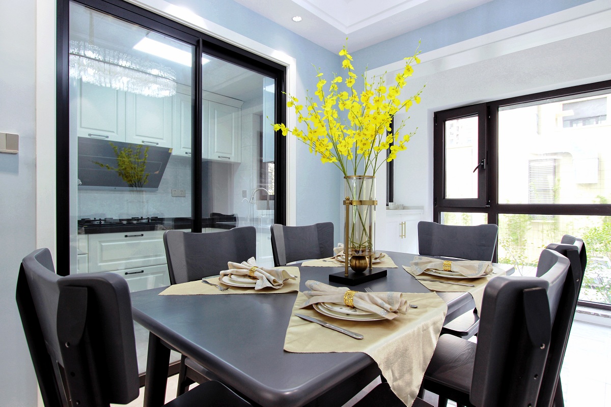 �����·�װ�����߼۸�