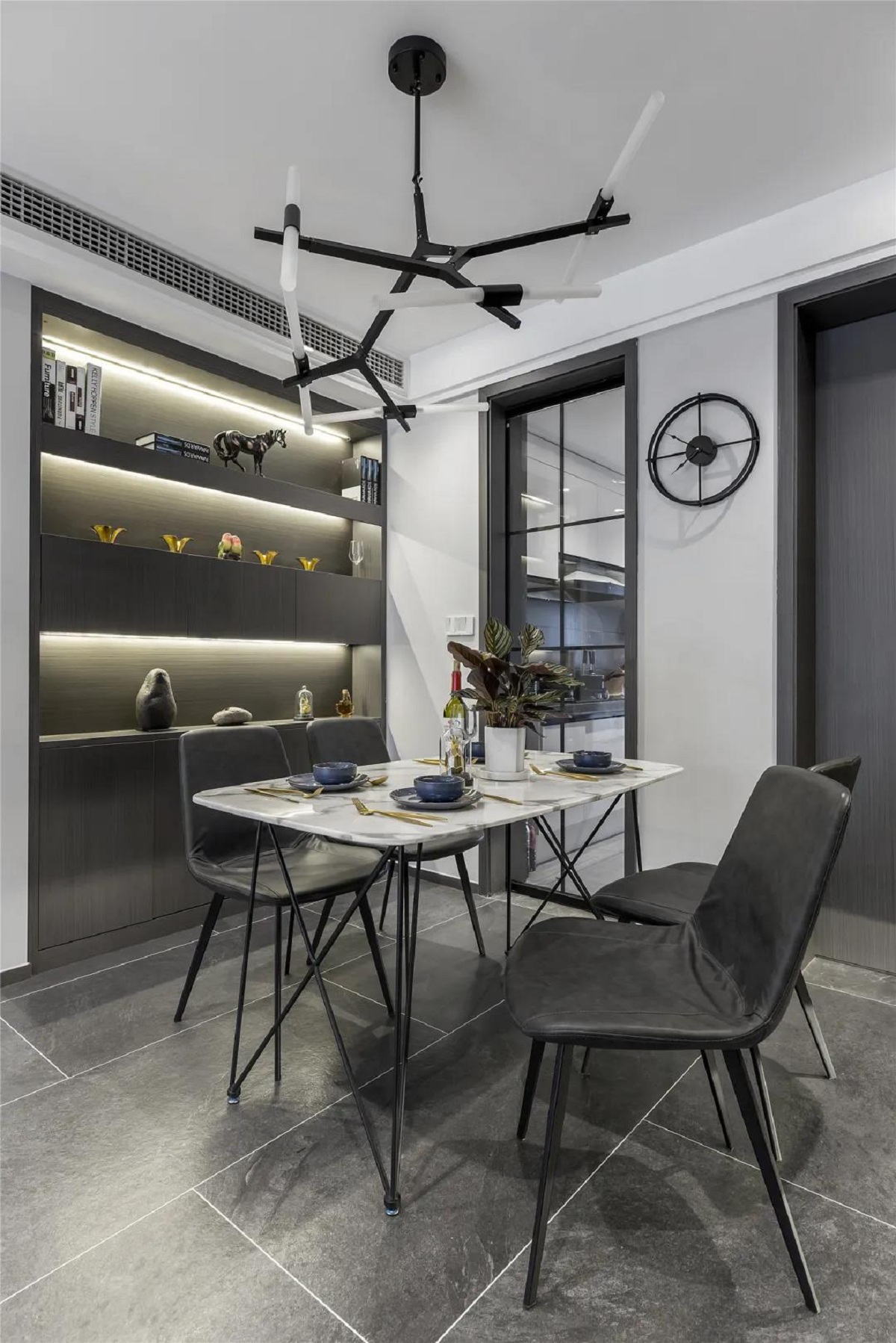 ����105ƽ�ײ���װ��