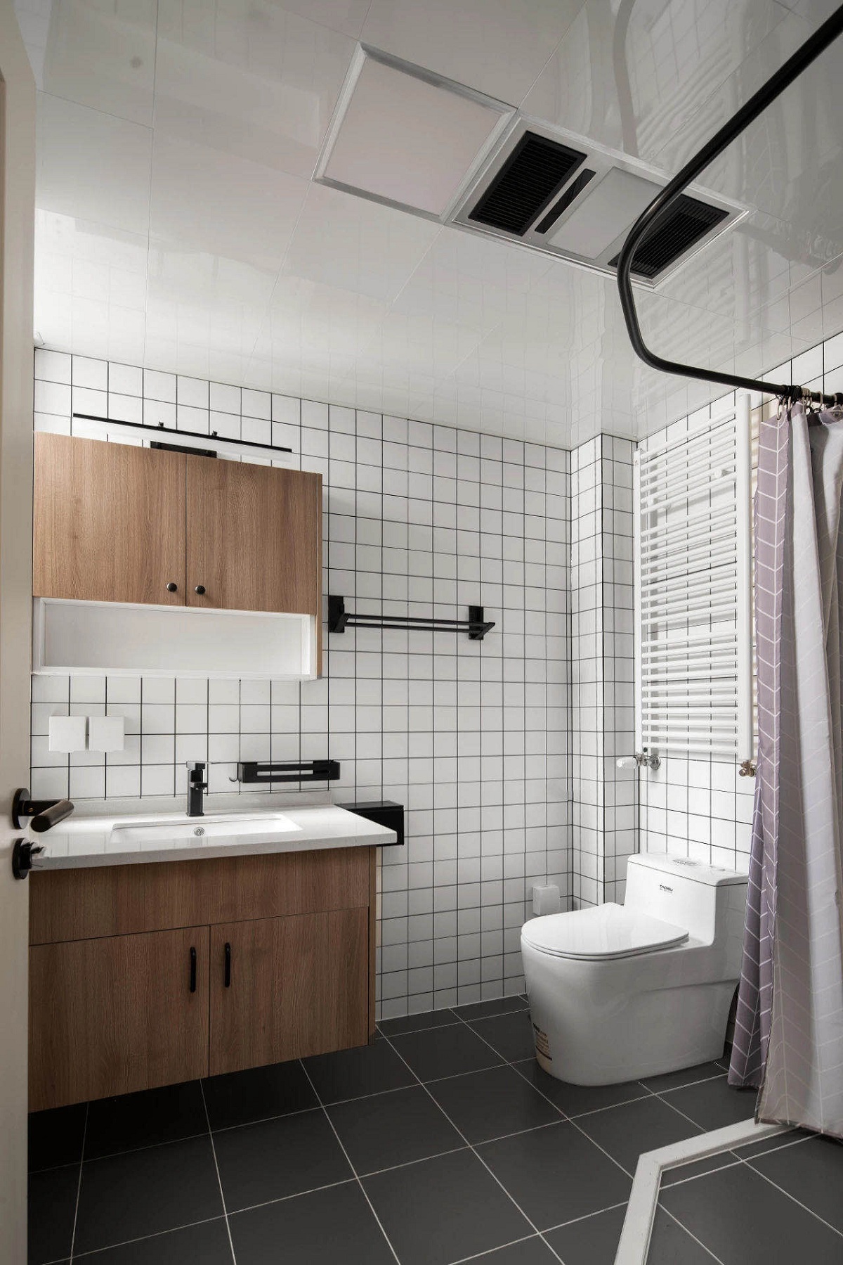 �����Ϸ�������װ�޶���Ǯ