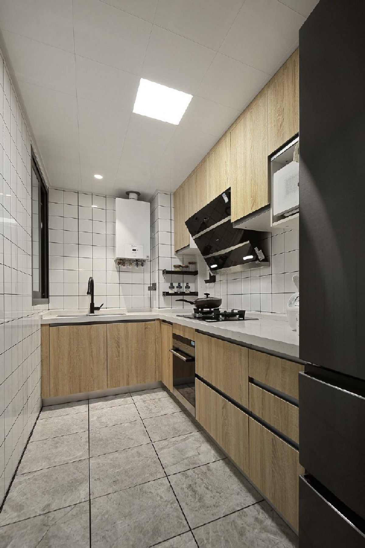 ����82ƽ�׳���װ��