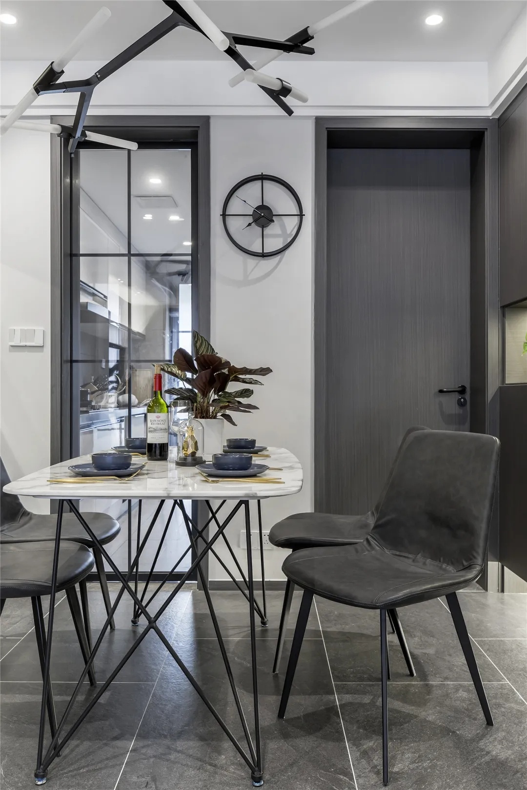 ����103ƽ�ײ���װ�����